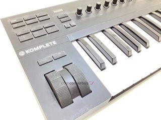 tarjeta sonido native instruments komplete kontrol a25