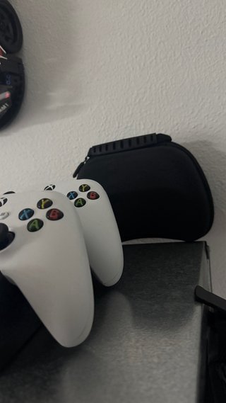 Xbox Series S 500GB + 2 Mandos + Volante +Cargador
