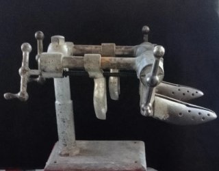 Máquina Zapatero Profesional Antigua H. F.