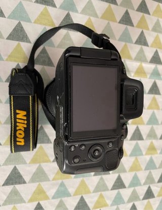 Nikon D5100 + Accesorios | Cámara DSLR