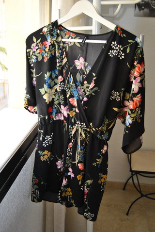 Mono corto Stradivarius flores Talla M