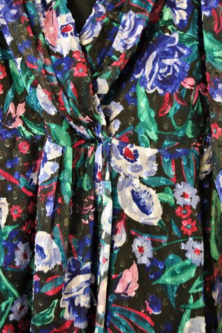 Vestido mini Pull&Bear gasa plumeti manga larga