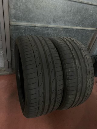 Neumáticos Bridgestone 235/40/19 100e la pareja