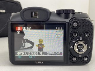 camara digital compacta fujifilm s2980 finepix