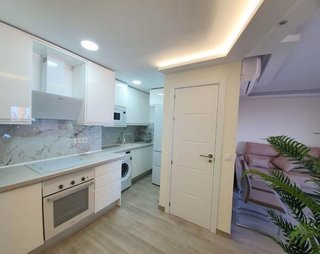 Piso en venta en La Carihuela en Torremolinos