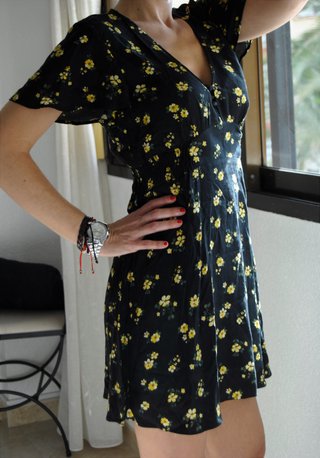 Vestido mini Pull&Bear floral negro talla M