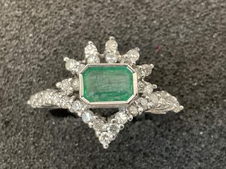 anillo oro 9k con diamante,esmeralda