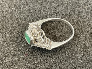 anillo oro 9k con diamante,esmeralda