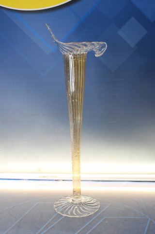 Bellissimo vaso, viola in stile vaso giglio di Murano. Fiore di calla.