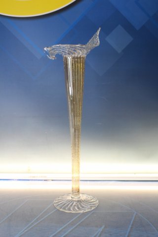 Bellissimo vaso, viola in stile vaso giglio di Murano. Fiore di calla.