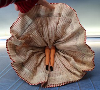 01. Antigua muñeca celuloide traje regional de Niza, Francia.