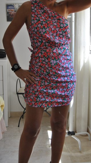 Vestido mini Bershka un tirante floral T.M