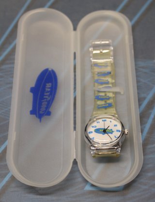 05. Reloj de pulsera infantil publicidad Goodyear.