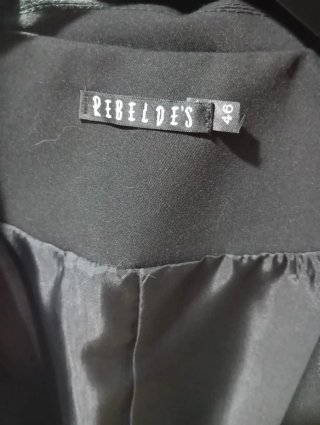 Traje de chaqueta y pantalón negro
