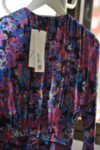 Vestido Zara mini drapeado manga larga