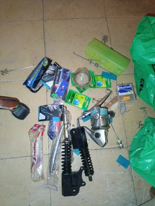 Lotes de pesca: señuelos, carretes y más