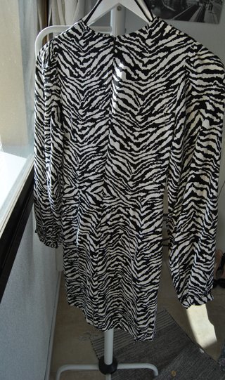 Vestido mini Zara estampado cebra