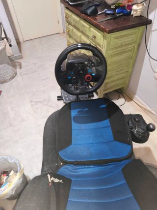 Sillón simulador de carreras Logitech