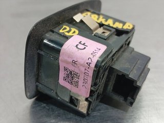 MANDO ELEVALUNAS DELANTERO DERECHO RENAULT ARKANA