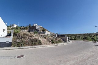Terreno en venta en Zubia (La)