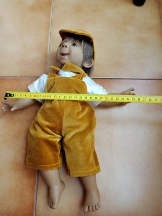 Muñeco vintage de terciopelo