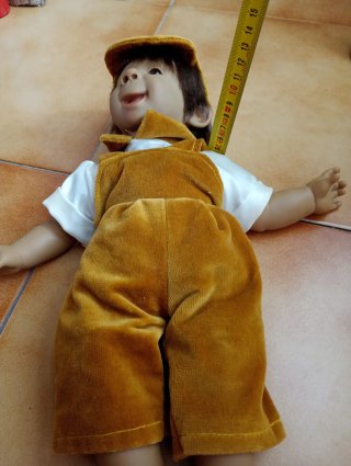 Muñeco vintage de terciopelo