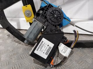 ELEVALUNAS DELANTERO DERECHO VOLKSWAGEN TOUAREG (