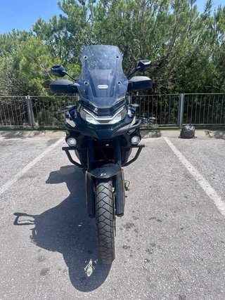 CFMOTO 800MT Touring Negra y Plata
