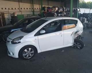 Luz central freno toyota s302e204017 aygo 395990