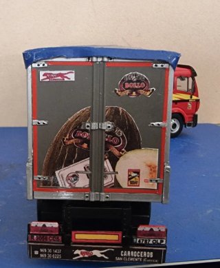 Camión Mercedes SK 1844 Maqueta