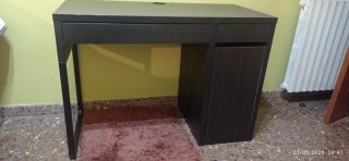 Mesa auxiliar moderna negra