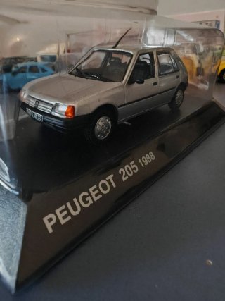 Peugeot 205 GL 1/43