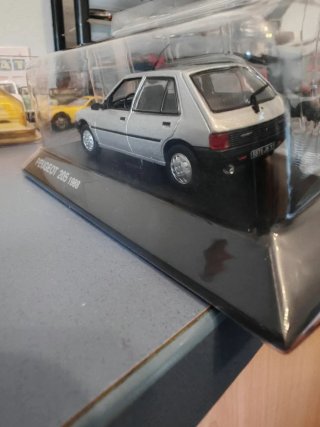 Peugeot 205 GL 1/43