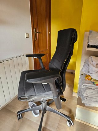 Silla Herman Miller Logitech Negra