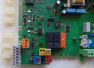 Placca elettronica caldaia Junkers ZWBC24 2C23S370