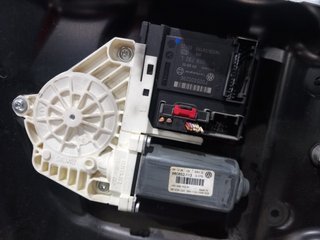 ELEVALUNAS DELANTERO DERECHO VOLKSWAGEN PASSAT BE