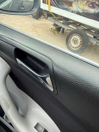 Tapizamos techo y puertas de tu coche desde 140€