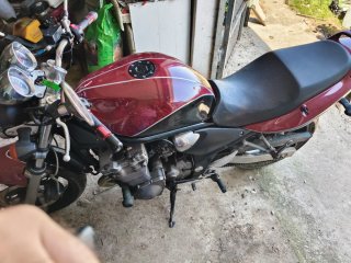 Suzuki Bandit GSF600 2004 Rojo