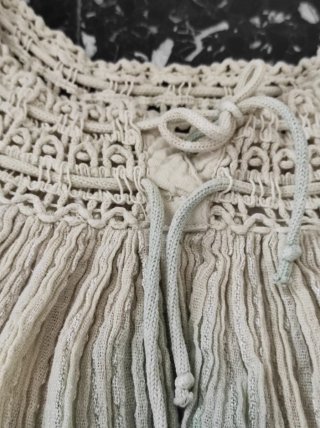 Top boho chic cotone avorio verde ricamato