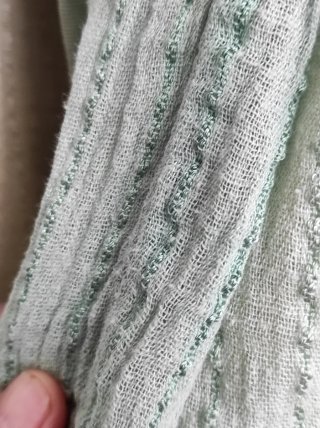 Top boho chic cotone avorio verde ricamato
