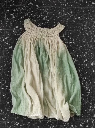 Top boho chic cotone avorio verde ricamato