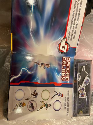 Beyblade. Libro magnetico. Con magneti. Ediz. i...
