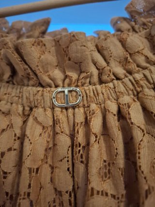 Conjunto Twinset Top y Falda Encaje