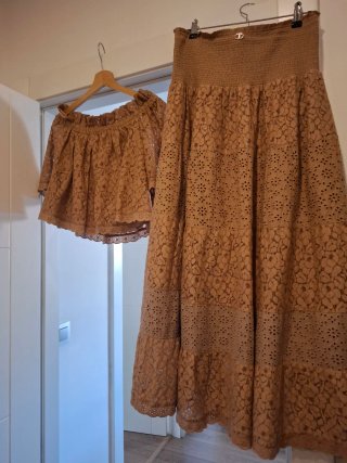 Conjunto Twinset Top y Falda Encaje