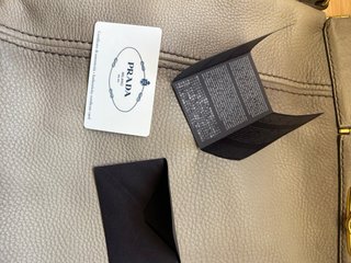Bolso Prada BN1973 Gris Piel