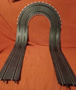 CURVA PERALTADA CARRERA GO SCALEXTRIC 1:43