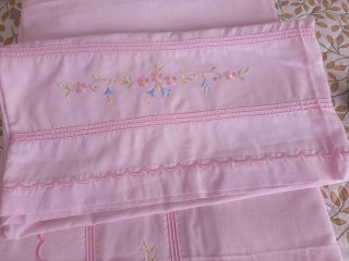 Juego sábanas 135 cm rosa bordado