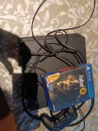 Consola PS4 con 3 juegos+ FIFA beta 2026 +Efootbol