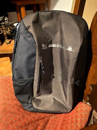 Mochila Negra y Gris