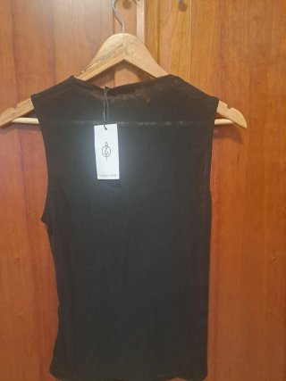 Camiseta Stradivarius sin mangas negra Talla L